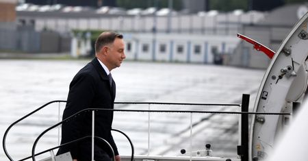 Wybory prezydenckie. Poseł Platformy pyta o prezydenckie loty