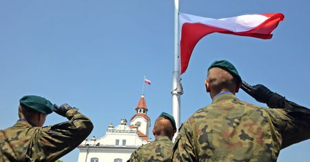 Wrzutka PiS na ostatnią chwilę. Dotyczy obowiązkowej służby w wojsku