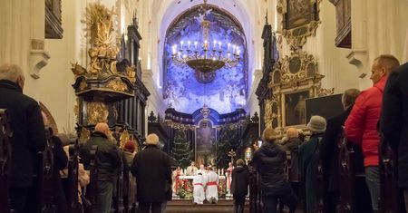 Zakaz przemieszczania się na Święta. Jak w praktyce będą wyglądały obostrzenia?