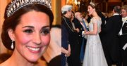 Księżna Kate błyszczy w sukni wyszywanej diamentami i tiarze Diany na przyjęciu w Pałacu Buckingham (ZDJĘCIA)