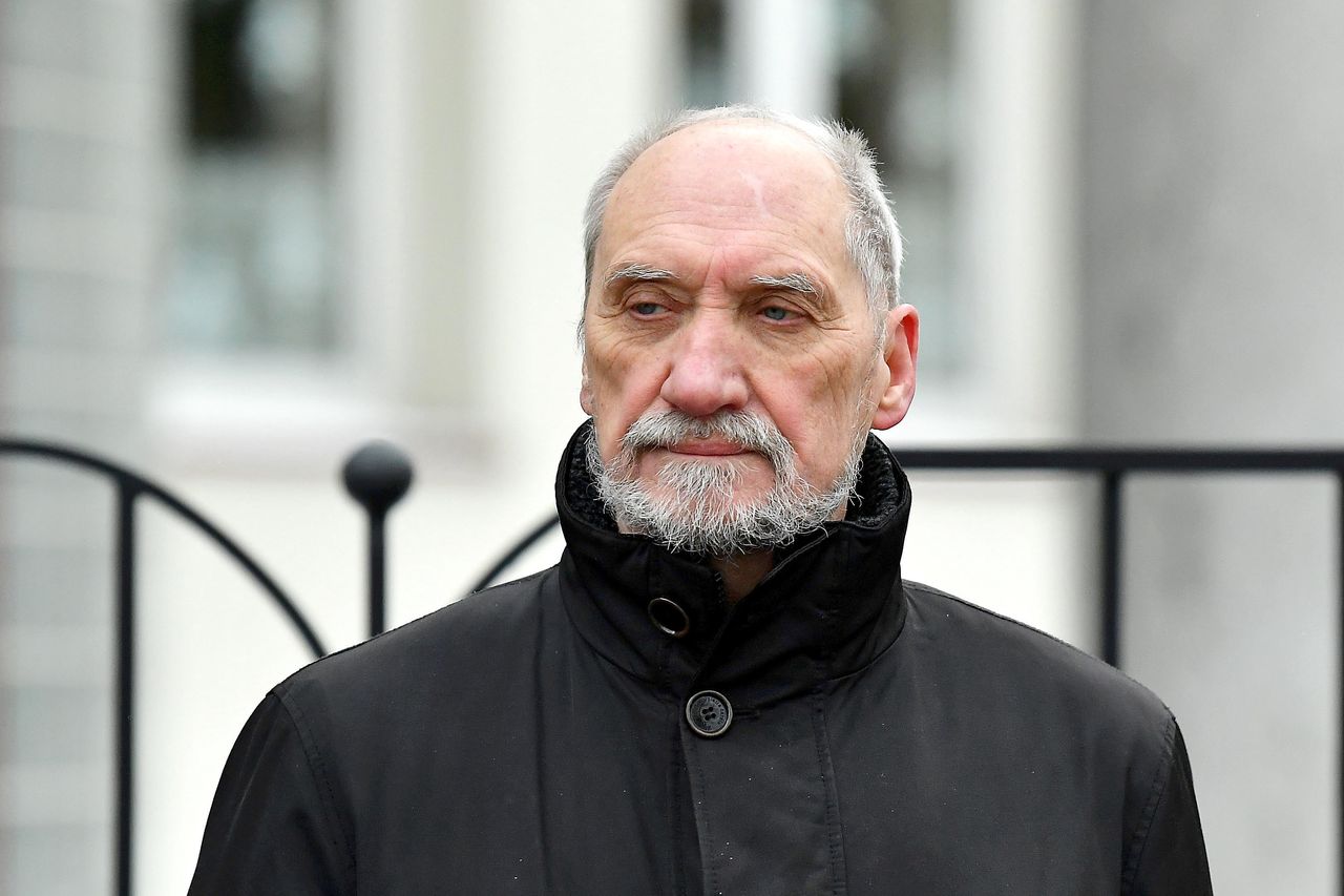 "W Polsce nastąpi zasadnicza zmiana". Macierewicz w poniedziałek ujawni raport smoleński