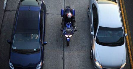 Buspasy w Warszawie również dla motocyklistów?
