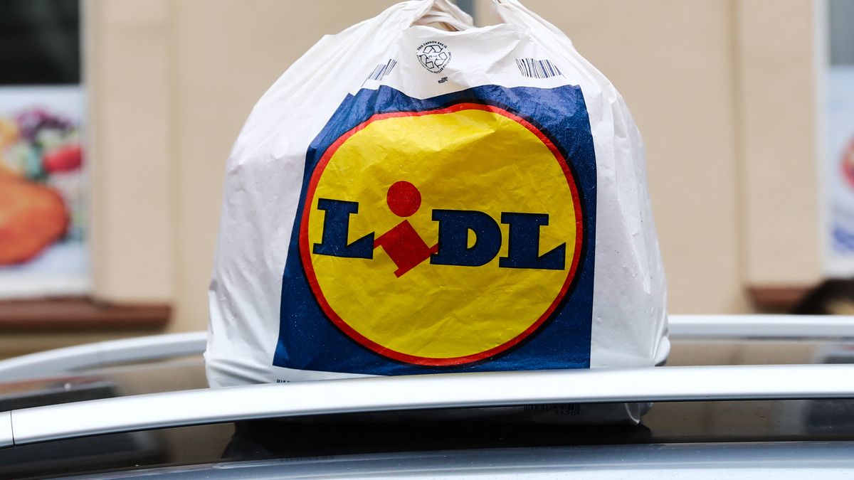 Lidl logo is seen on a plastic shopping bag in Przemysl, Poland on March 5, 2022. (Photo by Jakub Porzycki/NurPhoto via Getty Images)