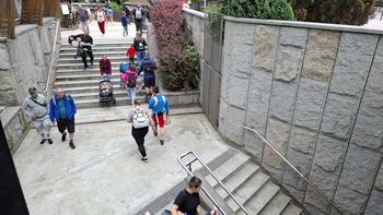 Przejście podziemne w Zakopanem. Windy nie działają od trzech lat