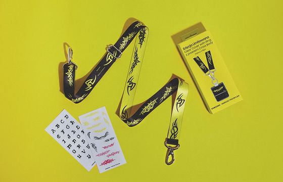 Mariusz Przybylski zaprojektował kolekcję dla Samsung Galaxy Z Flip4