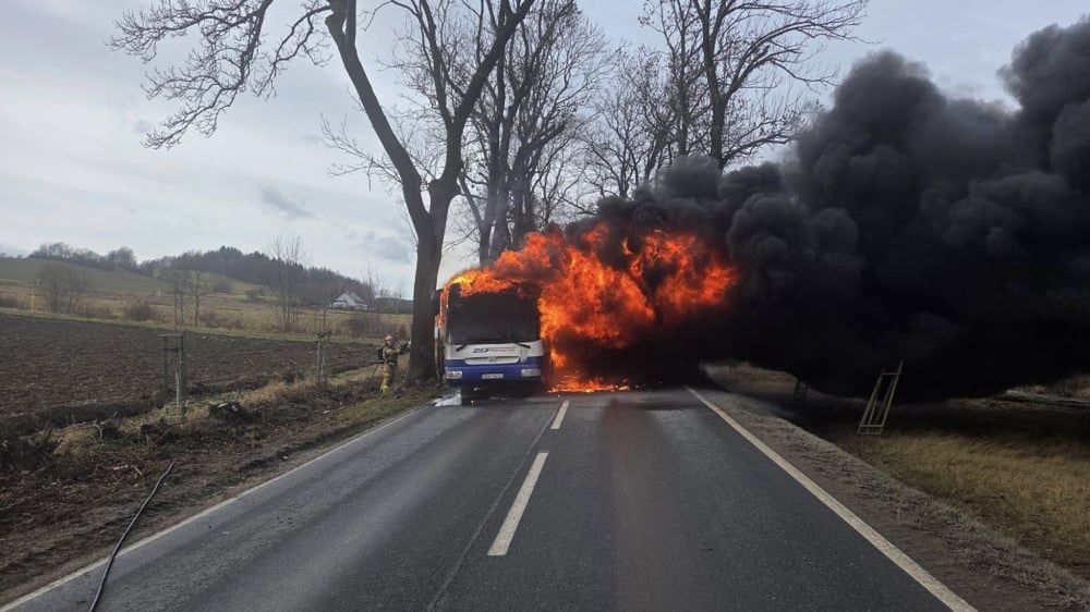 Kłęby dymu widać było z daleka