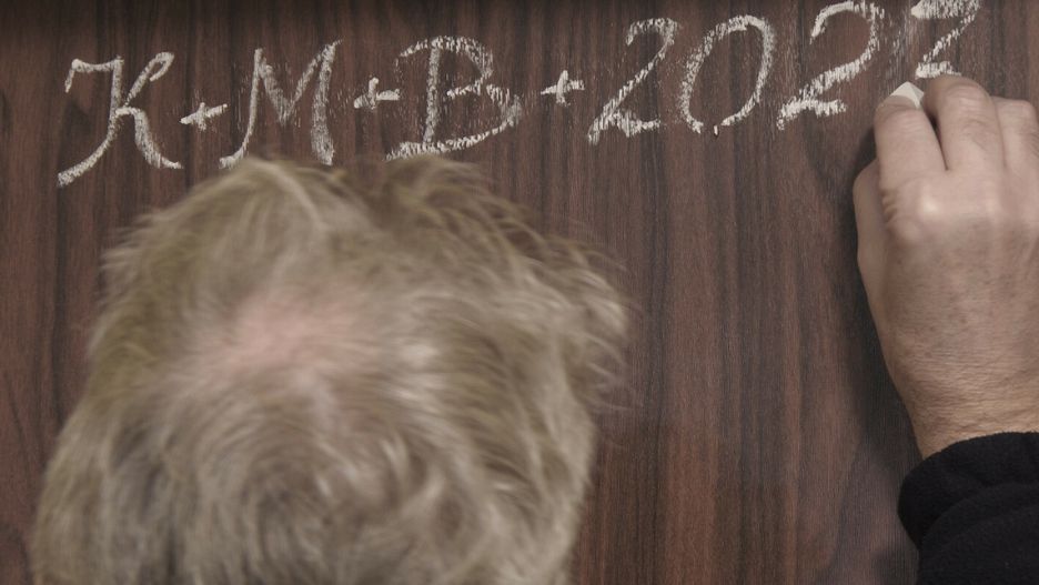 Piszesz K+M+B na drzwiach? Musisz wiedzieć, że to błąd