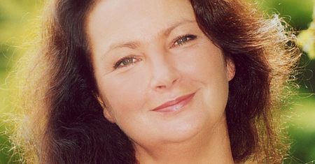 Przeżyła pożar, śmierć męża i wypadek. Dziś Anna Dymna sama niesie pomoc potrzebującym