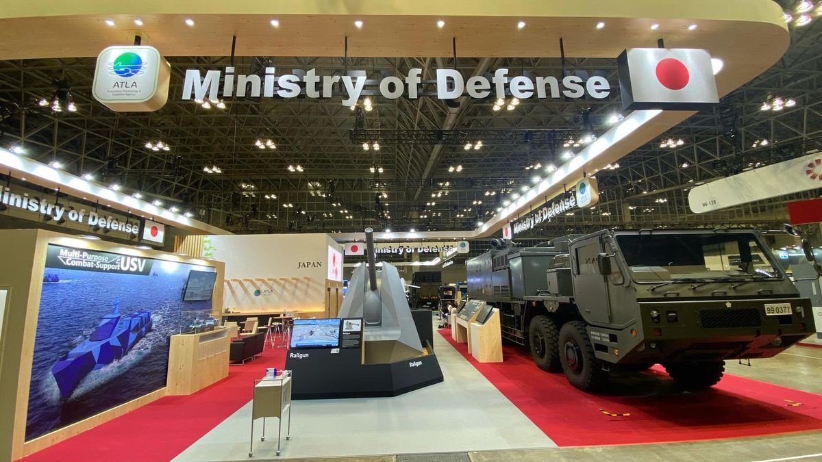 Japoński railgun i laser na DSEI Japan.