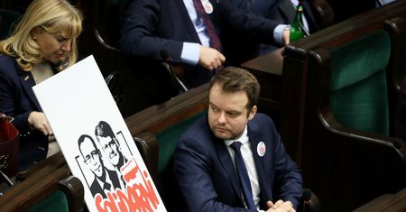 Nagłe zebranie PKW. Zajmą się Wąsikiem i Kamińskim