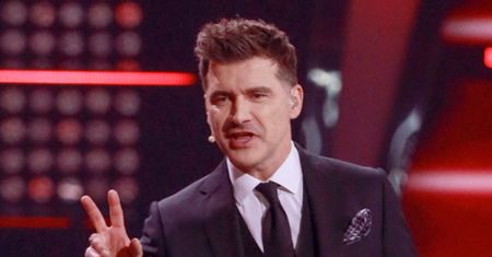Tak wyglądał Tomasz Kammel ćwierć wieku temu. Miał wtedy jeszcze INNE NAZWISKO. Pamiętacie jakie? (FOTO)
