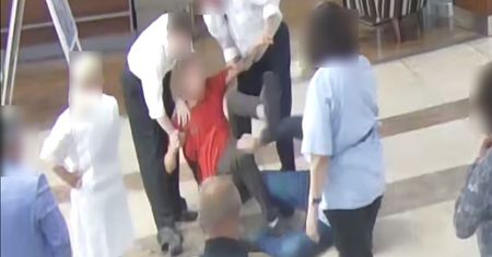 "Szarpał, uderzał i kopał". Burda w galerii handlowej w Lubinie