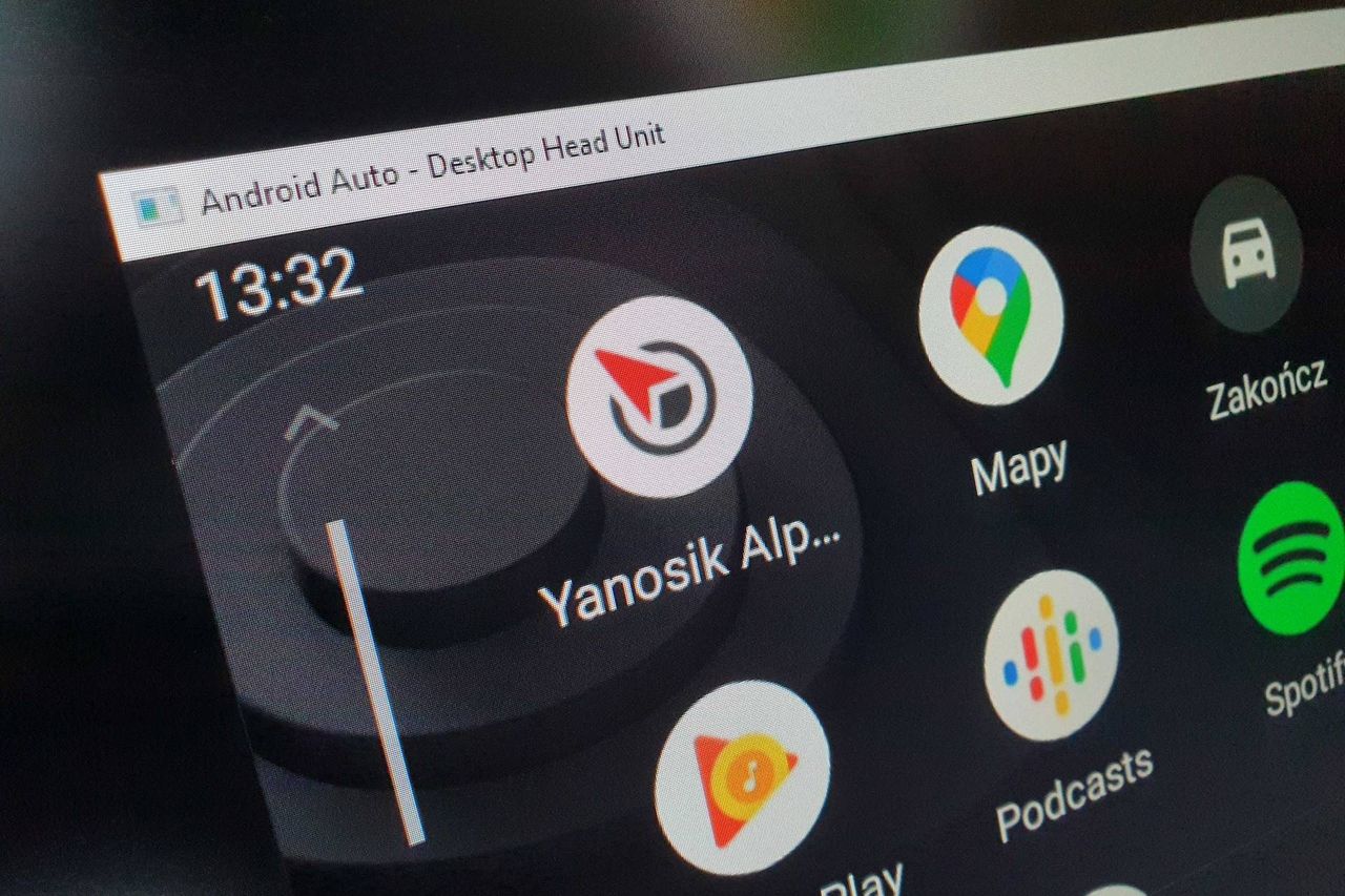 Yanosik w Android Auto najpewniej jeszcze w 2021 r. System finalnie otwarty na nowe aplikacje