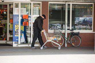 Załamanie sprzedaży i produkcji. PKB w tym kwartale może spaść o 10 procent