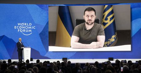Odbudowa Ukrainy. Zełenski: potrzebujemy 5 mld dol. miesięcznie
