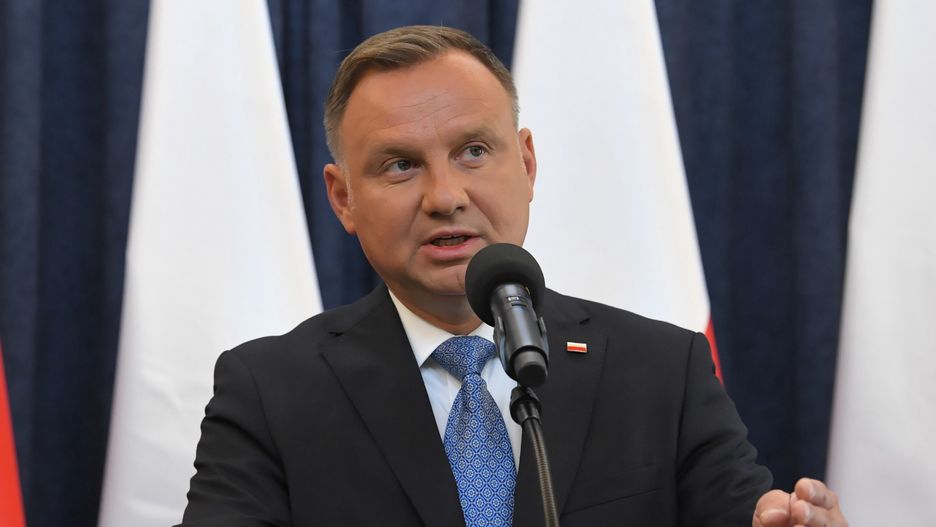 Piloci samolotu z Andrzejem Dudą na pokładzie wystartowali z lotniska, gdzie nie było kontrolera. Incydent zgłoszono dopiero po tygodniu