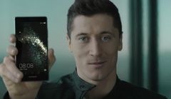 Droga Roberta Lewandowskiego do sukcesu w spocie Huawei (wideo)