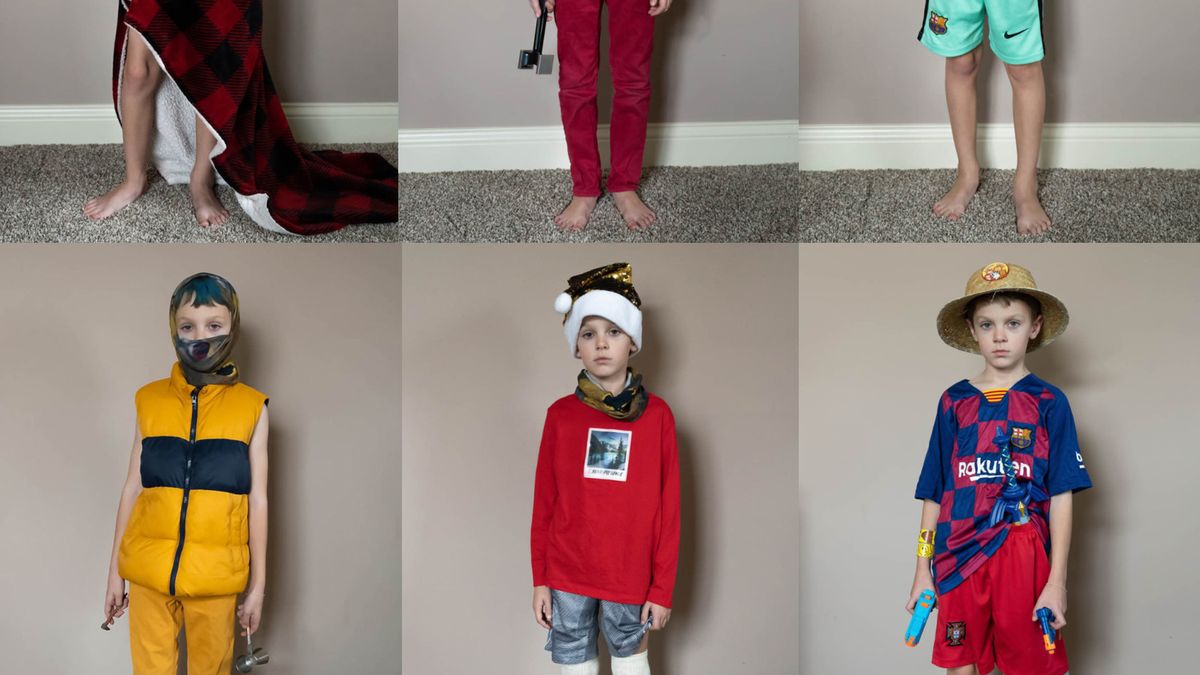 Mama robiła zdjęcia swojemu synkowi w różnych strojach na lekcje on-line 1