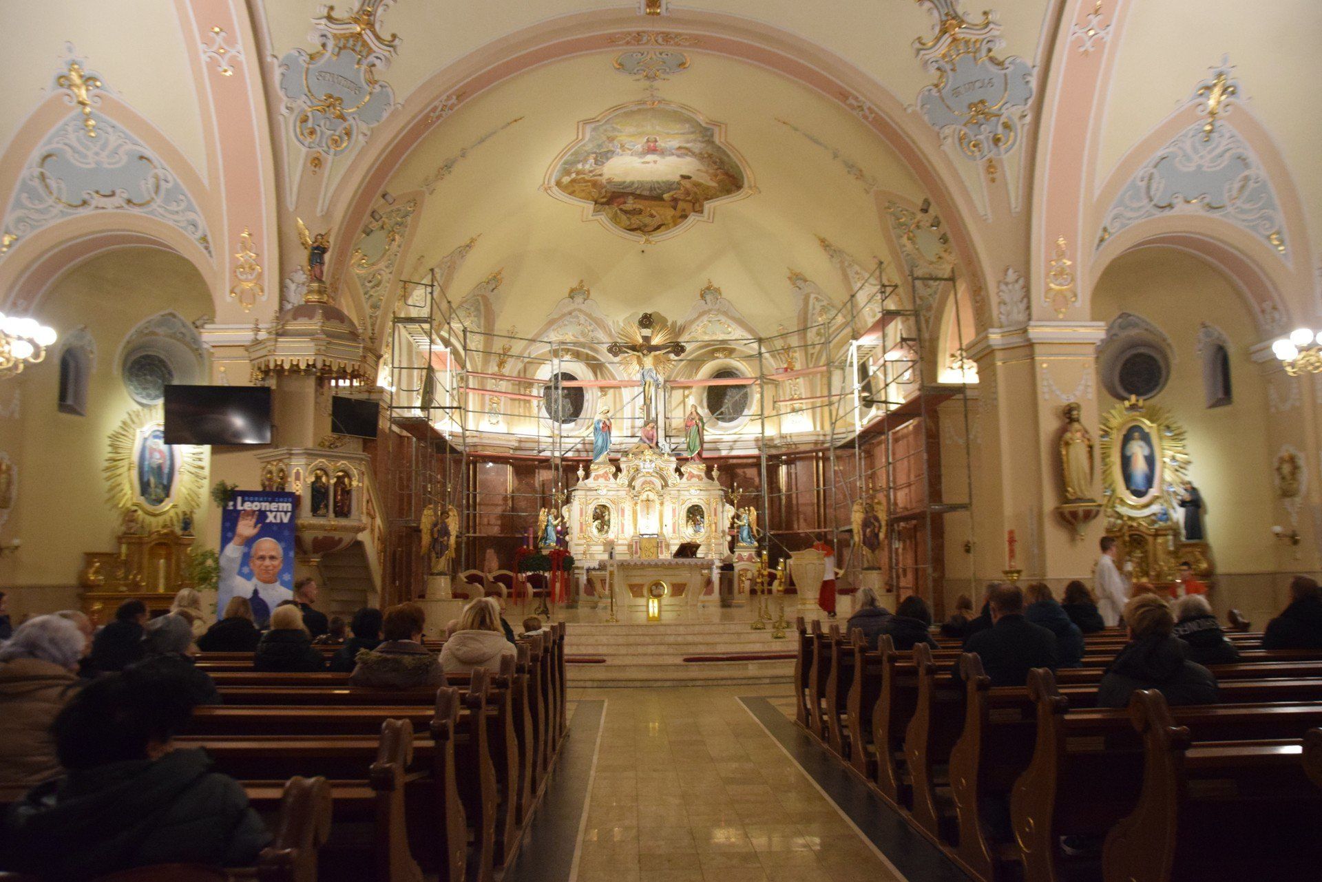 Roraty 2025 w kościele św. Marii Magdaleny w Tychach, który stał się bazyliką mniejszą