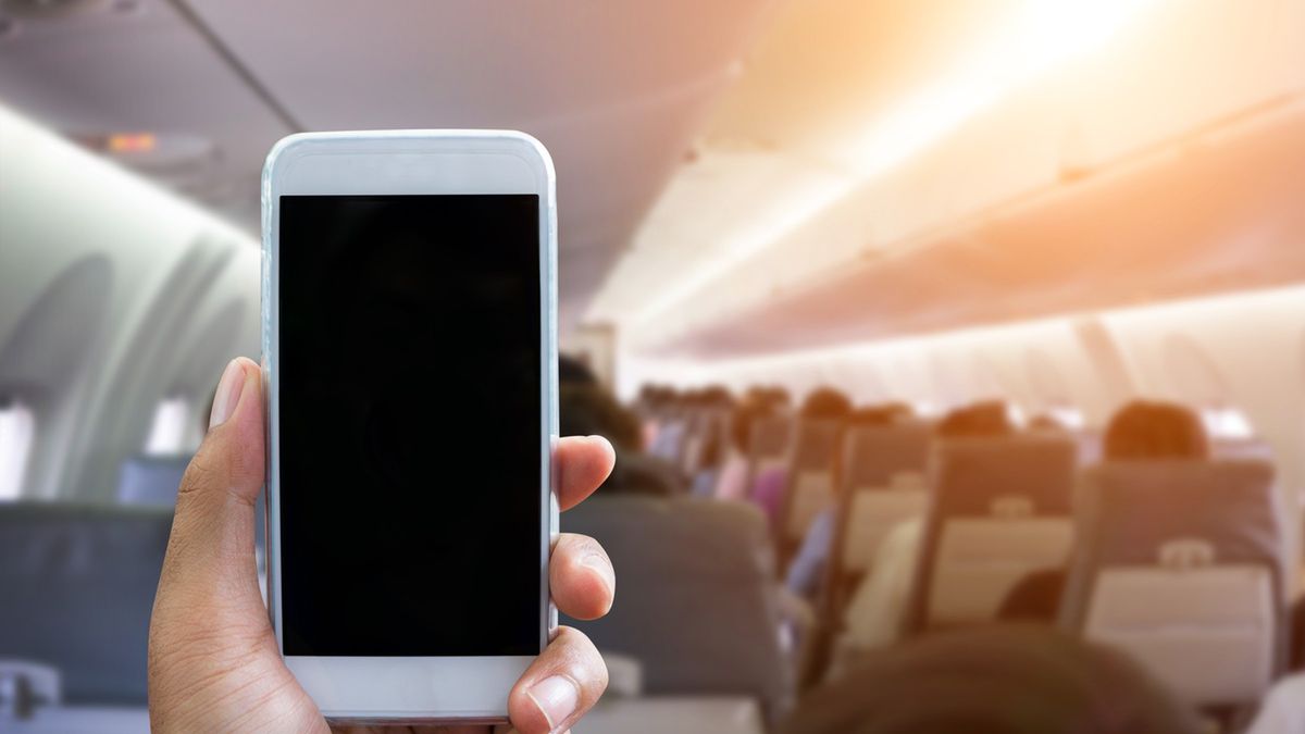 Telefon w samolocie.