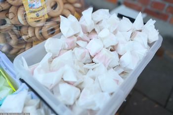 Dubajskie przysmaki pod cmentarzem. Ceny jedzenia w Warszawie