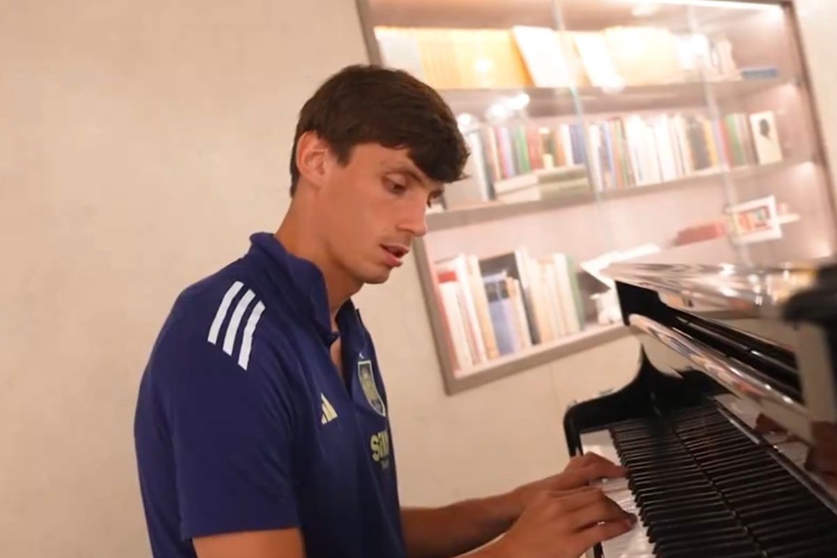 Przed hitem Euro 2024 gra... na pianinie. Piłkarz pokazał nieznany talent