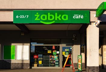 Matcha Latte za 7,99 zł. Drugi lód za 1 zł. Promocje w Żabce