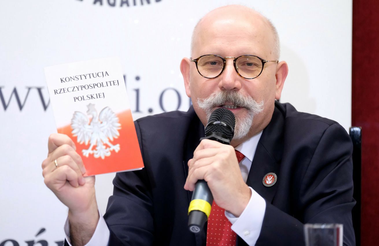 Briefing prezesa Reduty Dobrego Imienia
Fot. Mateusz Grochocki/East News. Warszawa, 28.02.2019. Briefing prezesa Reduty Reduty Dobrego Imienia Macieja Swirskiego dot. odpowiedzi na pozew, ktory przeciwko Reducie Dobrego Imienia zlozyl Jan Grabowski.
N/z: Maciej Swirski.
Mateusz Grochocki