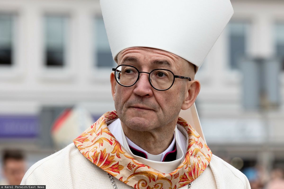 Metropolita katowicki abp. Adrian Galbas zachęca, by pozwolić w Kościele działać kobietom