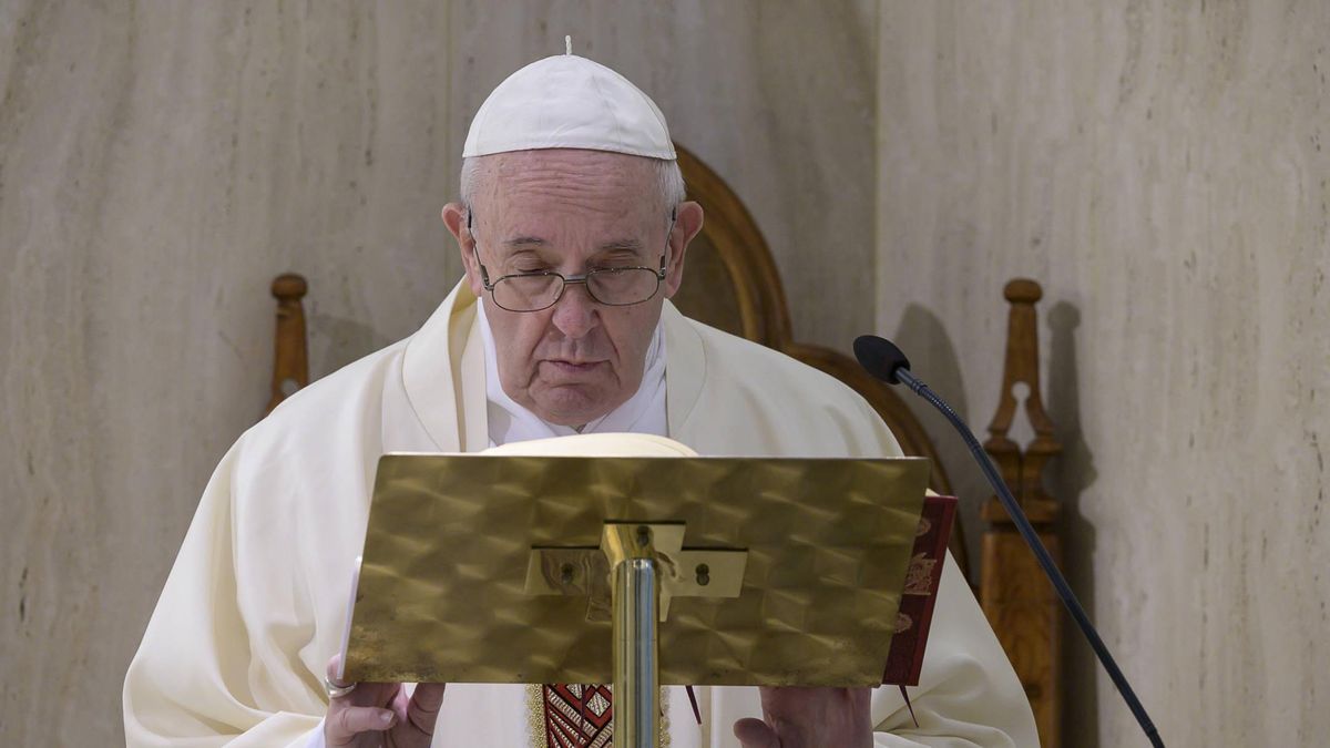 Papież Franciszek dopuścił kobiety do posługi lektoratu i akolitatu.