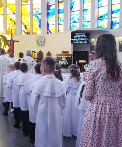 Przyjęcie komunijne za ponad osiem tysięcy złotych. Oto ile trzeba teraz płacić za osobę