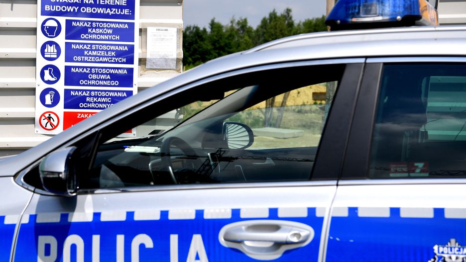 Wypadek na DK10. Dachował samochód, są ranni 