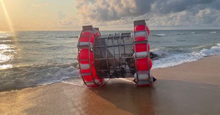 Tak chciał przepłynąć ocean. Uciekał przez ponad 100 km