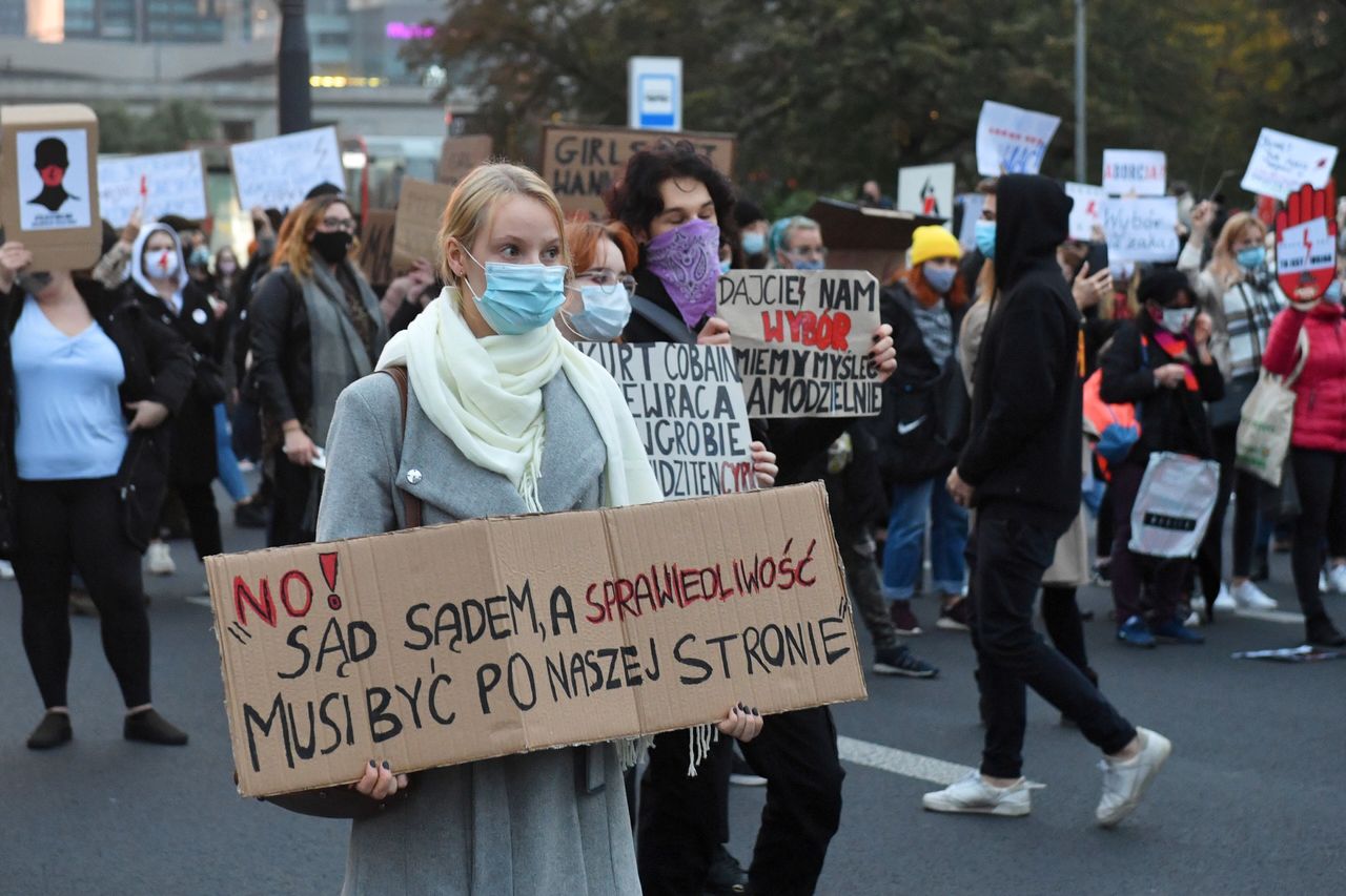 Warszawa. Strajk Kobiet. Poranna blokada na Żoliborzu