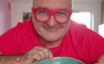 "Ministerstwo gastronomii". Zabrał głos ws. szkolnych obiadów