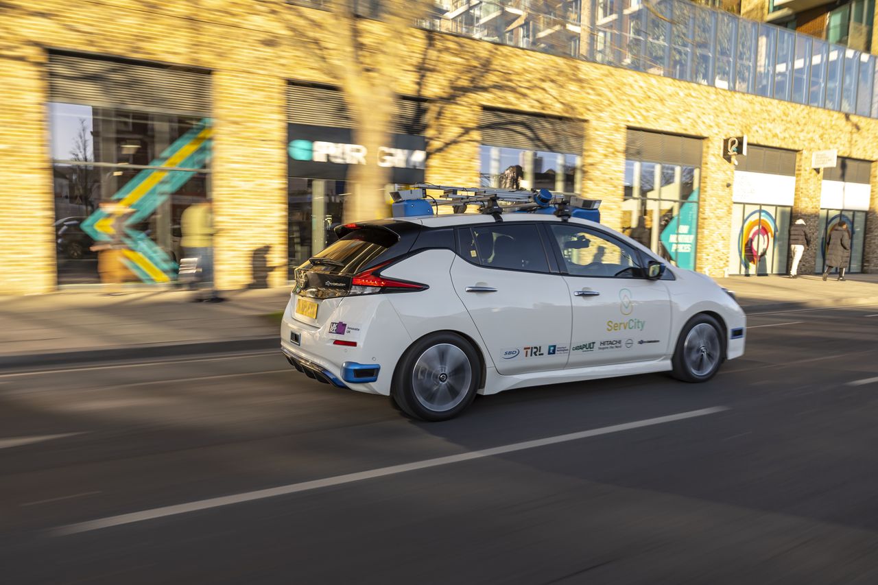 ServCity autonomiczny Nissan Leaf