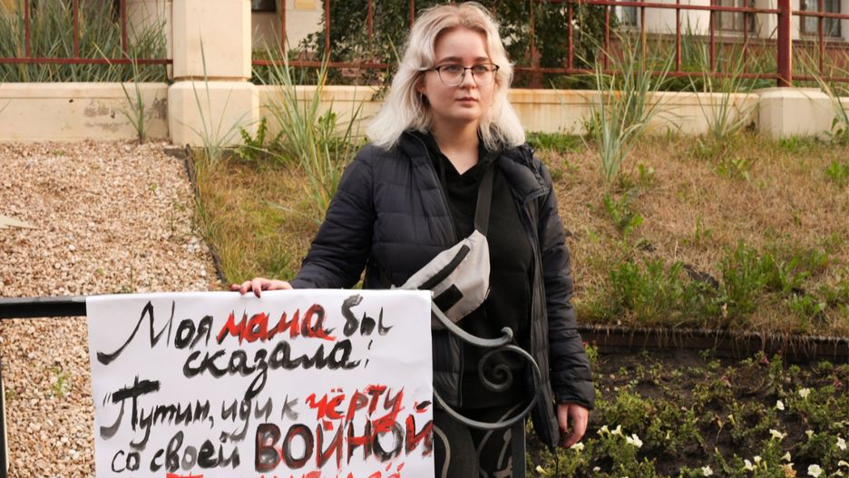 Jej matka dokonała samospalenia. Teraz władze oskarżają ją o dyskredytowanie rosyjskiej armii