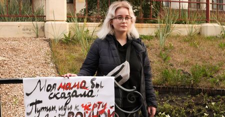 Jej matka dokonała samospalenia. Teraz władze oskarżają ją o dyskredytowanie rosyjskiej armii
