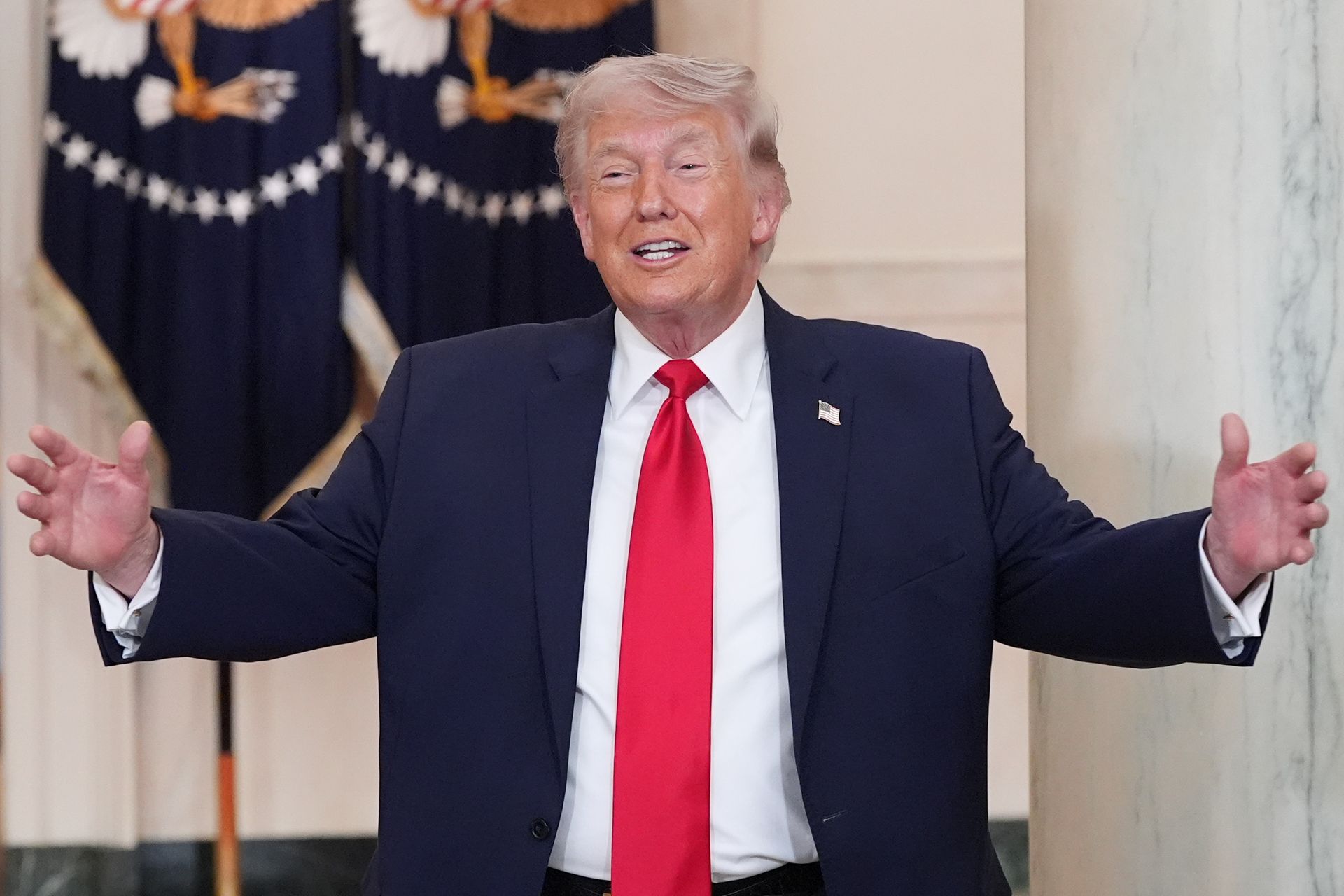 Trump grozi Iranowi atakiem, giełdy w Azji w czerwieni