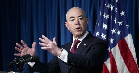Minister bezpieczeństwa narodowego USA zakażony koronawirusem