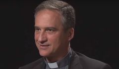 Ks. Dario Vigano zrezygnował z funkcji szefa Sekretariatu ds. Komunikacji w Watykanie po zatajeniu części listu Benedykta XVI