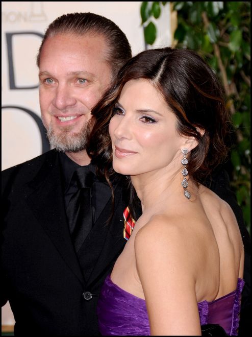 GOLDEN GLOBE AWARDS 2010SANDRA BULLOCK + JESSE JAMES @ the 2010 Golden Globe awards  held @ the Beverly Hilton hotel.January 17, 2010Chris DELMAS / VISUAL Press Agency