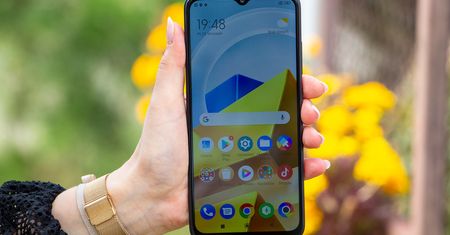 Budżetowy smartfon na czasy szalejącej inflacji? Sprawdziliśmy nowego POCO M5