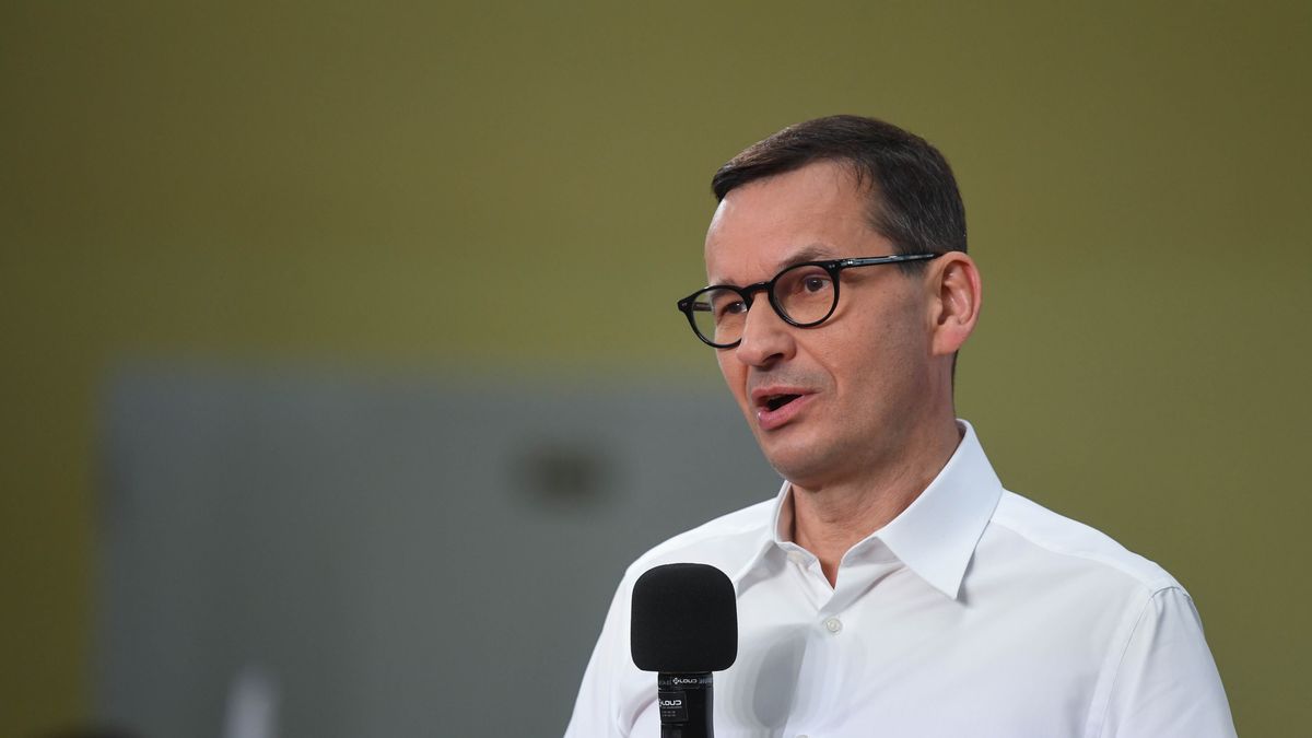 Turowo (woj. zachodniopomorskie), 16.07.2022. Premier Mateusz Morawiecki na spotkaniu z sympatykami, 16 bm. w Turowie. (aldg) PAP/Tytus Żmijewski