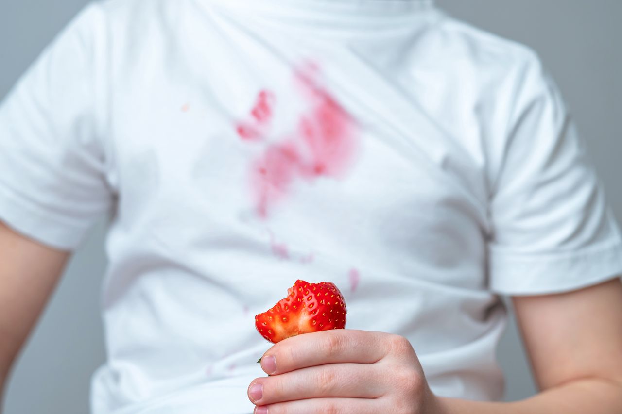 Erdbeerflecken adé: So retten Sie Ihre Kleidung im Sommer!