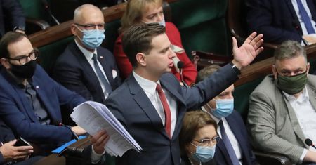 Posłowie Konfederacji się doigrali. Witek wyrzuciła ich z sali Sejmu