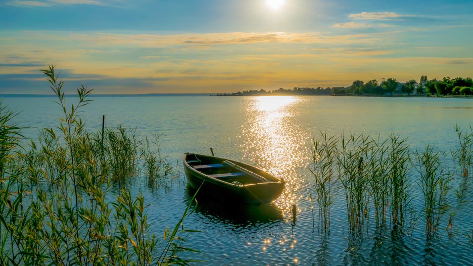 Spokojne wody jeziora Balaton to raj dla ludzi szukających relaksu