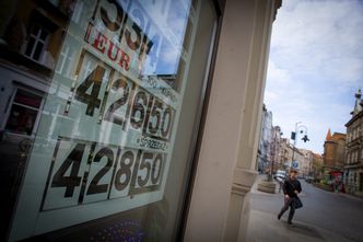 Złoty przebija barierę za barierą. "Znalazł się w unikatowym położeniu"