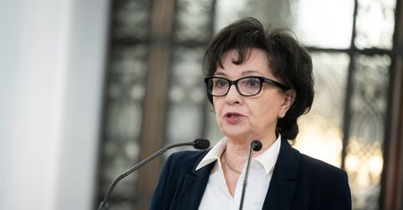 Elżbieta Witek nie stawia się przed NIK. Prokuratura odmawia śledztwa
