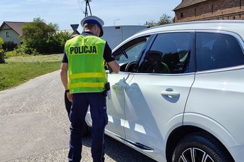 Odblokowanie telefonu na żądanie policji: czy można odmówić?